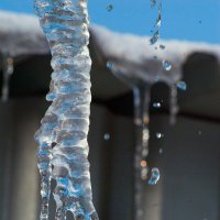 Замёрзшие слёзы Зимы :: Римма Волченко