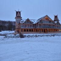 Море промёрзло на десятки метров от берега. :: Константин Белоногов