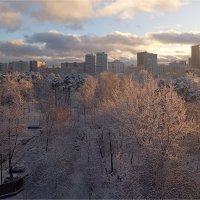 А из нашего окошка... :: Ирина С