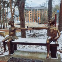 Скамеечка дружбы в Кисловодске :: Мариша 