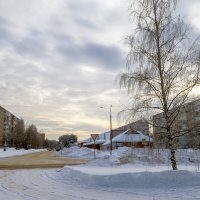 Вдоль по улице :: Сергей Цветков Вдоль по улице :: Сергей Цветков