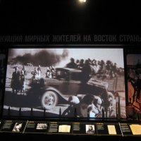 Эвакуация мирных жителей на восток страны :: Дмитрий Никитин