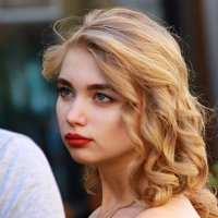 Уличный портрет :: Владимир59 