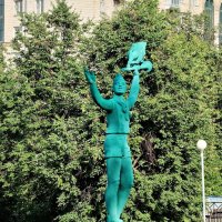 Скульптура "Дети разных народов" :: Валерий Судачок