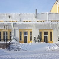 Сосульками украсил здания февраль :: Galina Solovova