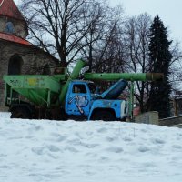 Утонула в снегу техника на улице Харью.. :: Aida10 