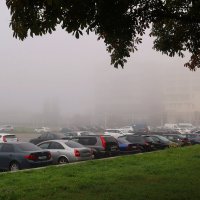 Туман в городе :: Сергей Карачин