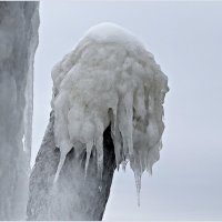 Лёд на волнорезе. :: Валерия Комова