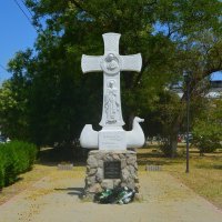 Керчь. Памятник «Исход Русской армии из Крыма». :: Пётр Чернега