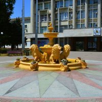 Керчь. Львиный (обновлённый) фонтан у здания Администрации. :: Пётр Чернега Керчь. Львиный (обновлённый) фонтан у здания Администрации. :: Пётр Чернега