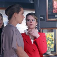 Сергей Андрияка и его дочери в Зарядье 5 марта :: Михаил Бибичков