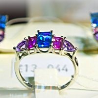 Выбирая подарок к празднику...:-) :: Андрей Заломленков