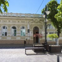 Улица  Пушкина,май месяц :: Валентин Семчишин