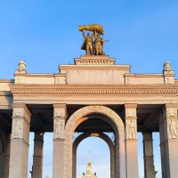 Весеннее утро в Москве. :: Ольга 