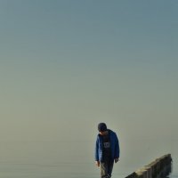 Волнорез. :: Константин Белоногов