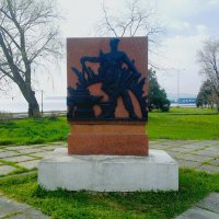 Керчь. Памятник 50-летию образования СССР. :: Пётр Чернега Керчь. Памятник 50-летию образования СССР. :: Пётр Чернега