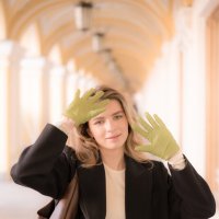 Девушка в перчатках :: Илья Шенгелия