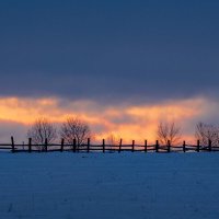 Закат на краю деревни. :: Павел Крутенко