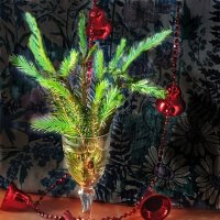 Праздники торопятся, обгоняя время...  Все цветы природы в мае их заменят. :: veilins veilins