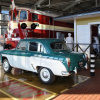 Встреча на железнодорожном переезде :: AleksSPb Лесниченко