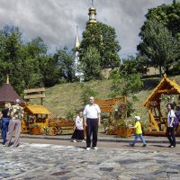 Виктор на прогулке :: Владимир Кроливец