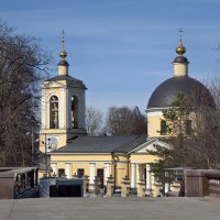 Троицкий храм на Воробьевых горах :: <<< Наташа >>>