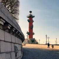 Ростральная колонна :: Наталья Герасимова