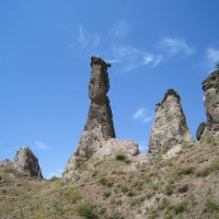 Натуральный каменный памятник настоящему армянину. :: unix (Илья Утропов)