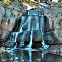 Искусственный водопад в парке Сапока в Котке :: Сергей Сомихин Искусственный водопад в парке Сапока в Котке :: Сергей Сомихин