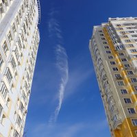 Между домами :: Валерий Иванович