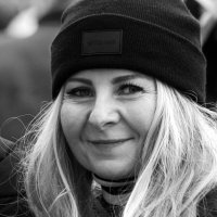 От улыбки станет всем теплей :: Юрий. Шмаков От улыбки станет всем теплей :: Юрий. Шмаков