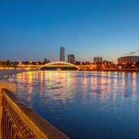 Краснолужский мост вечером :: Олег Подлесных