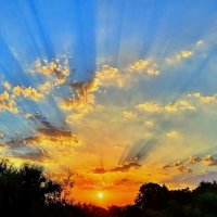 ПЕЙЗАЖ С СУМЕРЕЧНЫМИ ЛУЧАМИ :: Анатолий Малобродский ПЕЙЗАЖ С СУМЕРЕЧНЫМИ ЛУЧАМИ :: Анатолий Малобродский