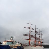 Вечер в мурманском порту :: Ольга 