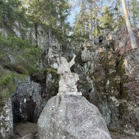 «Вяйнемёйнен, играющий на кантеле» - скульптура в парке Монрепо :: Ирэн