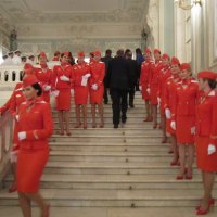 Девушки в красном, вы так прекрасны! :: Дмитрий Никитин