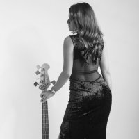 Девушка с гитарой :: Олег Подлесных