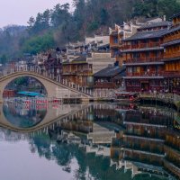 Отражение г. Фенхуан :: Георгий А