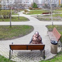 Отдохнуть на лавочке :: Валерий Иванович