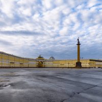 Летнее утро на Дворцовой :: Евгений 