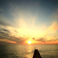 Одинокий рыбак :: Валерий 