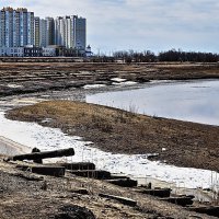 Май...Остатки старой пристани на Юганской Оби. :: Владимир 