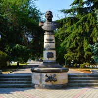 Феодосия. Памятник Николаю Михайловичу Соковнину. :: Пётр Чернега