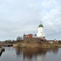 Шведский замок весной :: AleksSPb Лесниченко