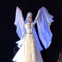 Плавный танец :: Мариша Тим Плавный танец :: Мариша Тим