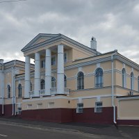 Вольск. Дом архиерея :: Олег Манаенков Вольск. Дом архиерея :: Олег Манаенков