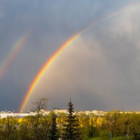 Яркая радуга на небе :: Александр Синдерёв
