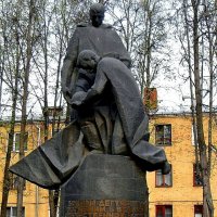 Памятник воинам дегтяревцам, погибшим в ВОВ. г. Ковров :: Наталья ***