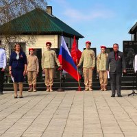Торжественный митинг у  памятника участникам ВОВ. :: Valentina K