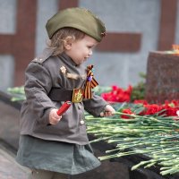 Возложение цветов. :: Виктор Евстратов